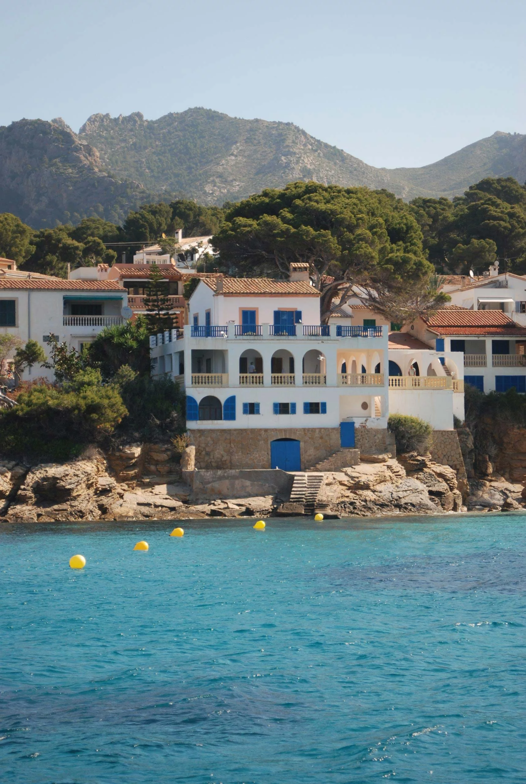 A Boat Route Connecting Two Charming Towns Full of History