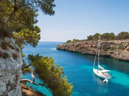 October in Mallorca: The Best-Kept Secret for a Boat Excursion